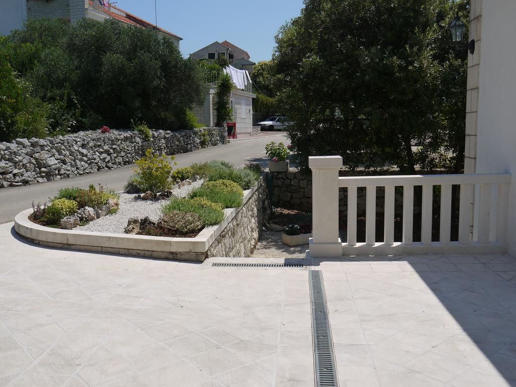 Apartments Blanka Zrnovo Exterior photo