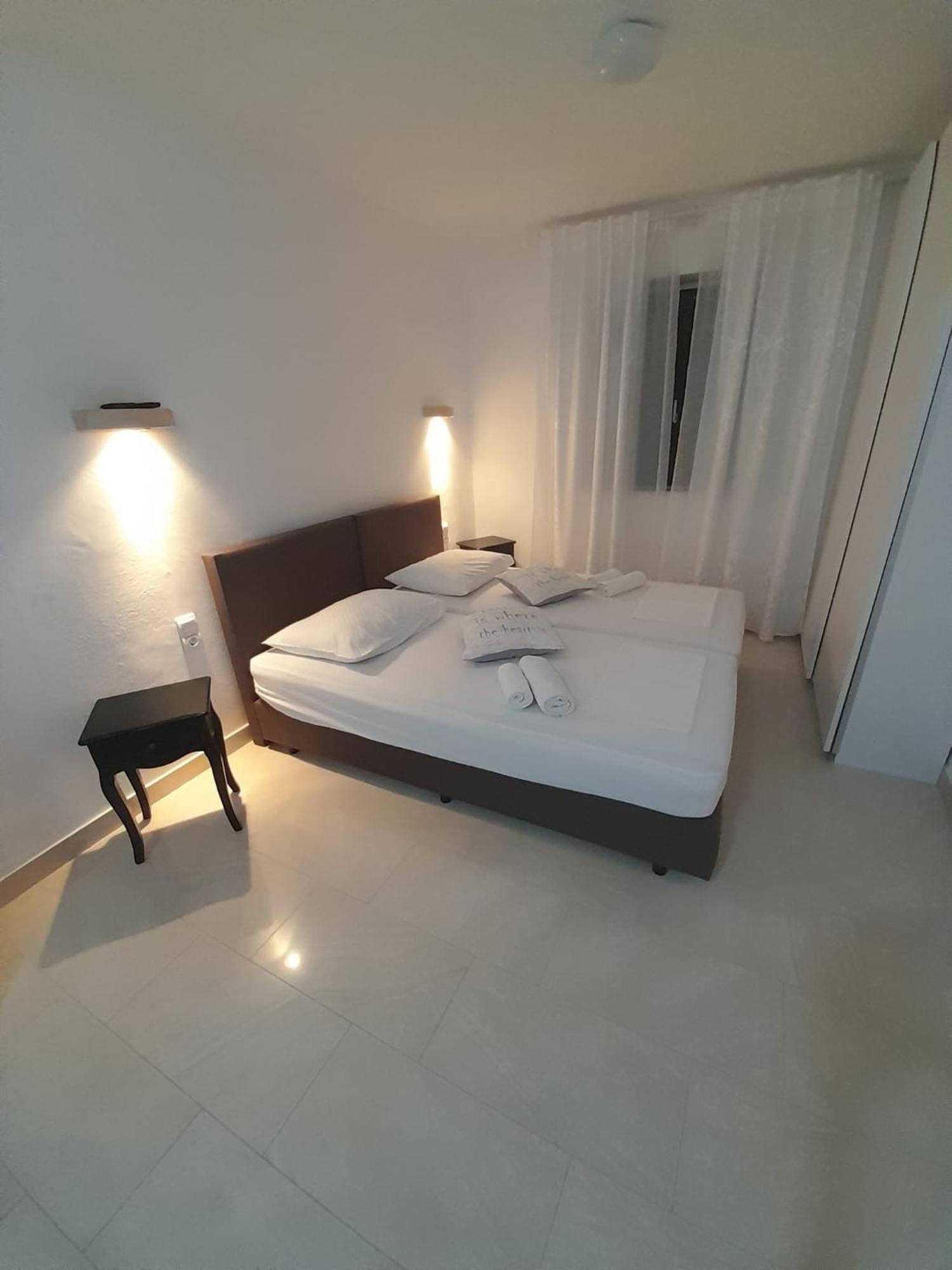 Apartments Blanka Zrnovo Exterior photo