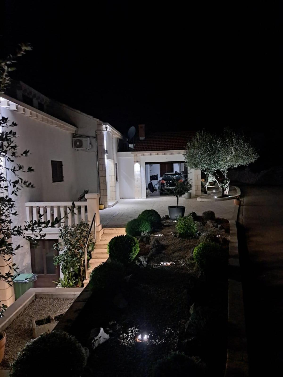 Apartments Blanka Zrnovo Exterior photo