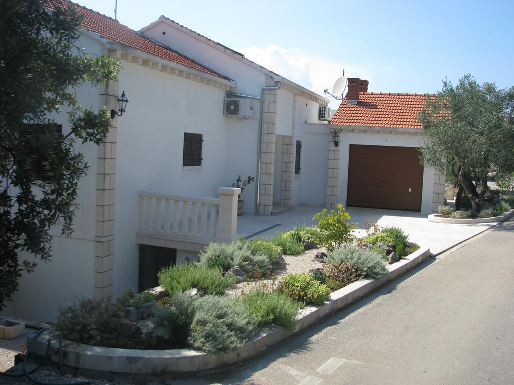 Apartments Blanka Zrnovo Exterior photo